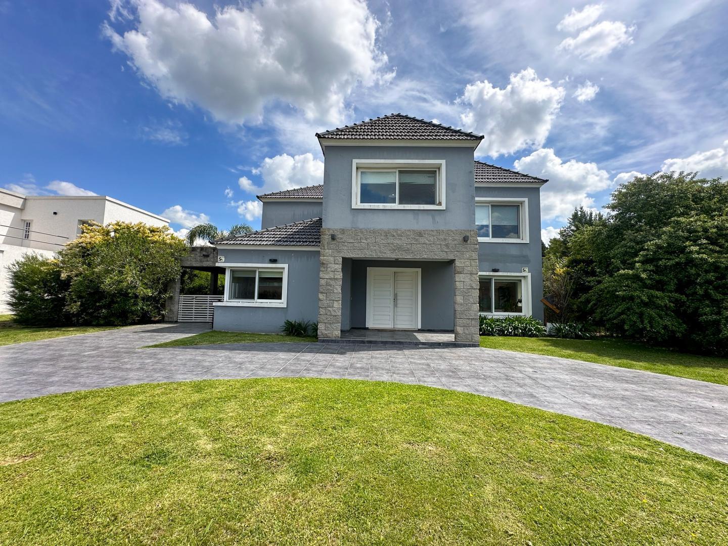 VENTA CASA 5 AMBIENTES BARRIO CERRADO MALIBU CANNING