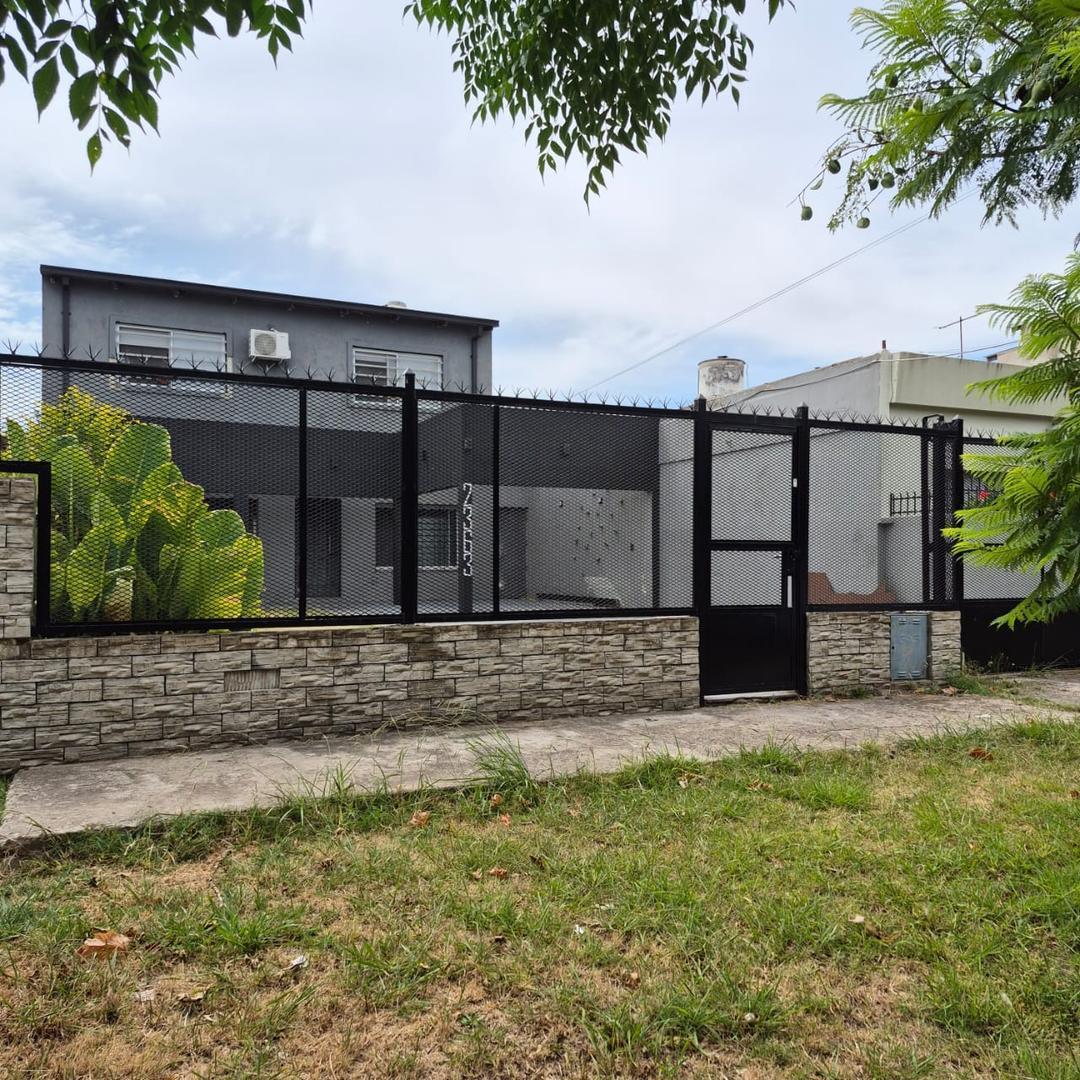 VENTA, CASA 131 METROS CUBIERTOS, 350 METROS TOTALES