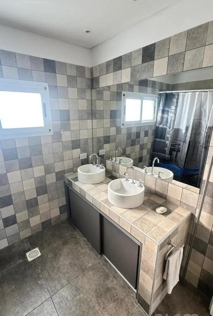 Venta de casa en lagos de Canning 1 4