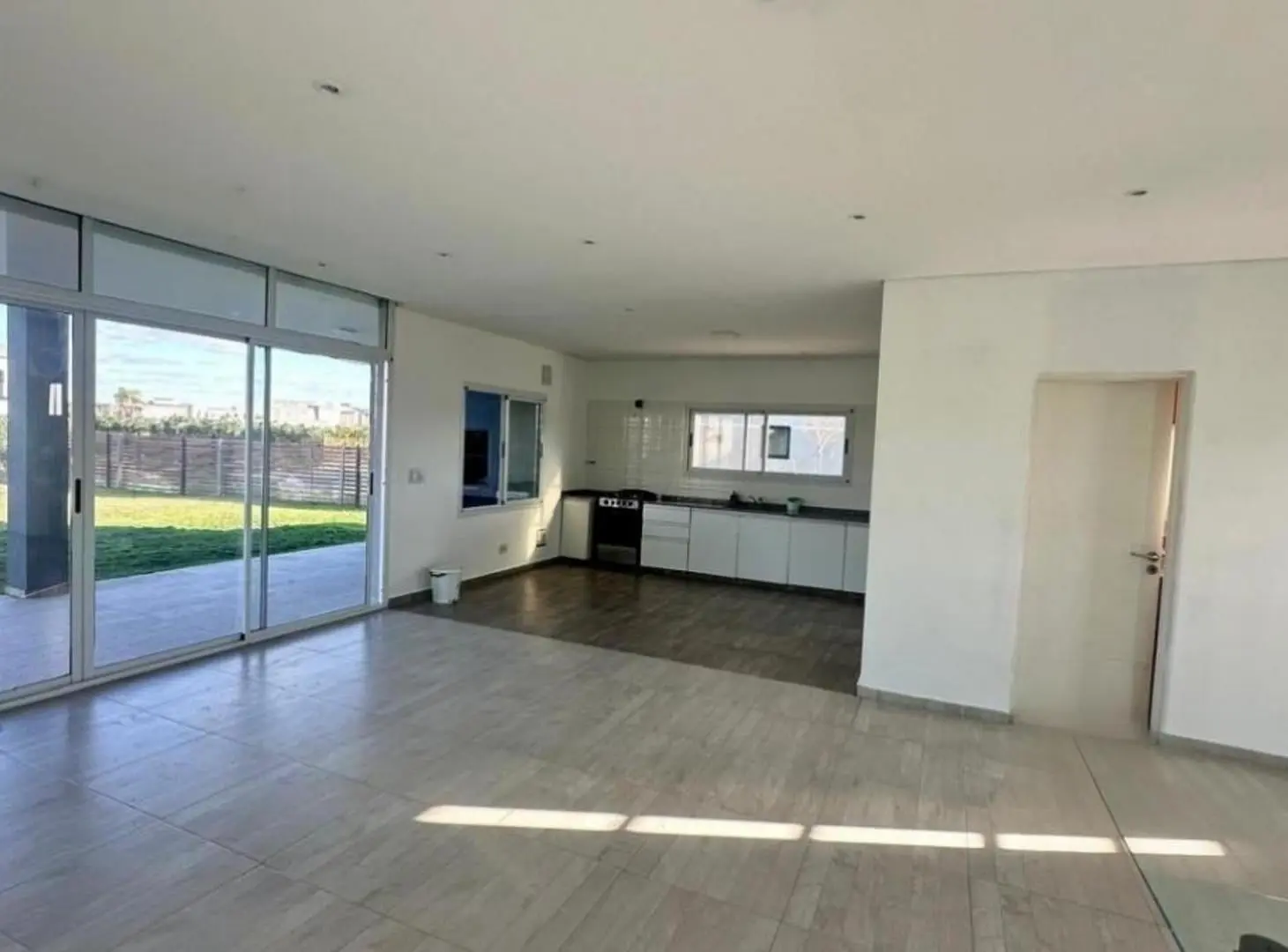 Venta de casa en lagos de Canning 1 2