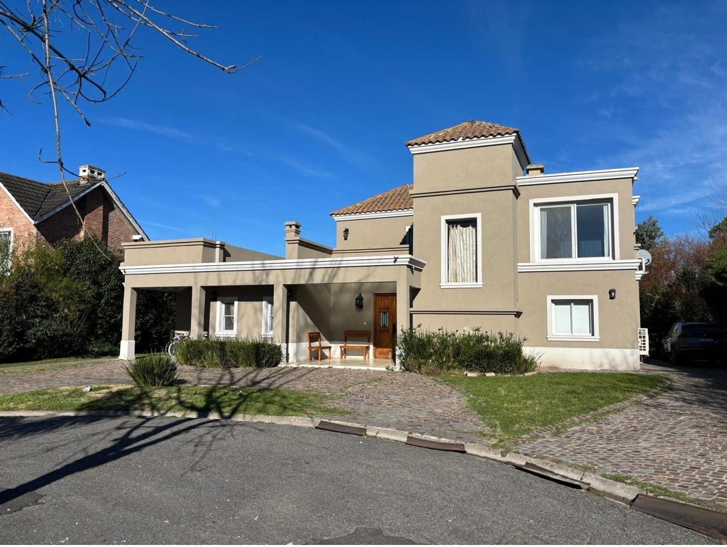 Casa en alquiler en Buen Retiro con pileta