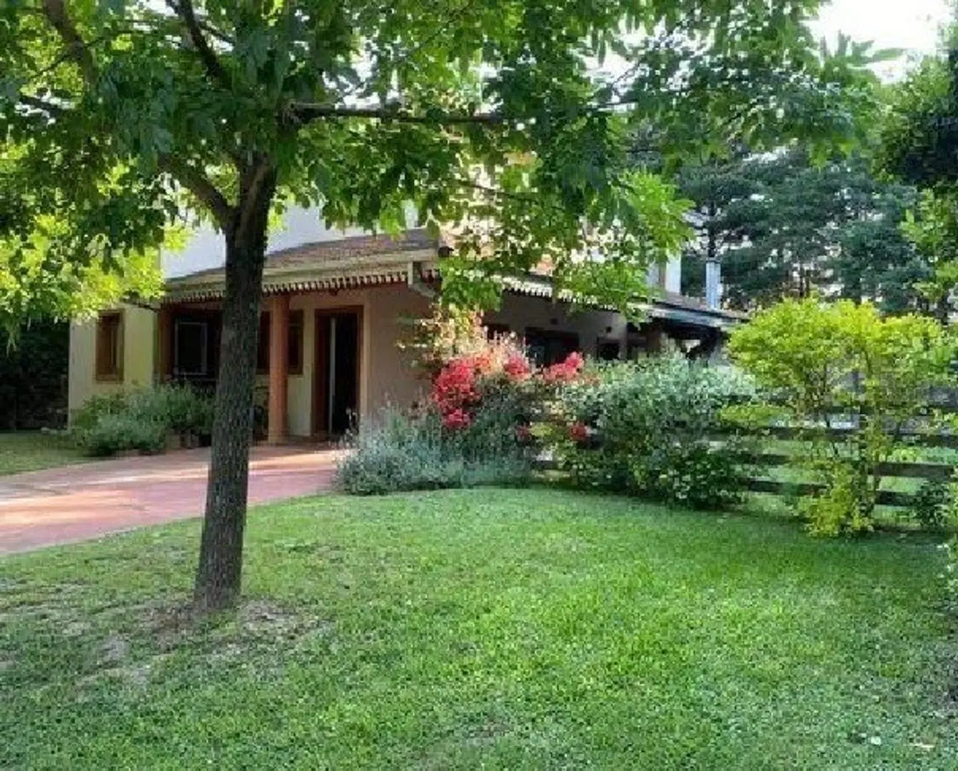 Casa en alquiler en El Recodo con Pileta 3