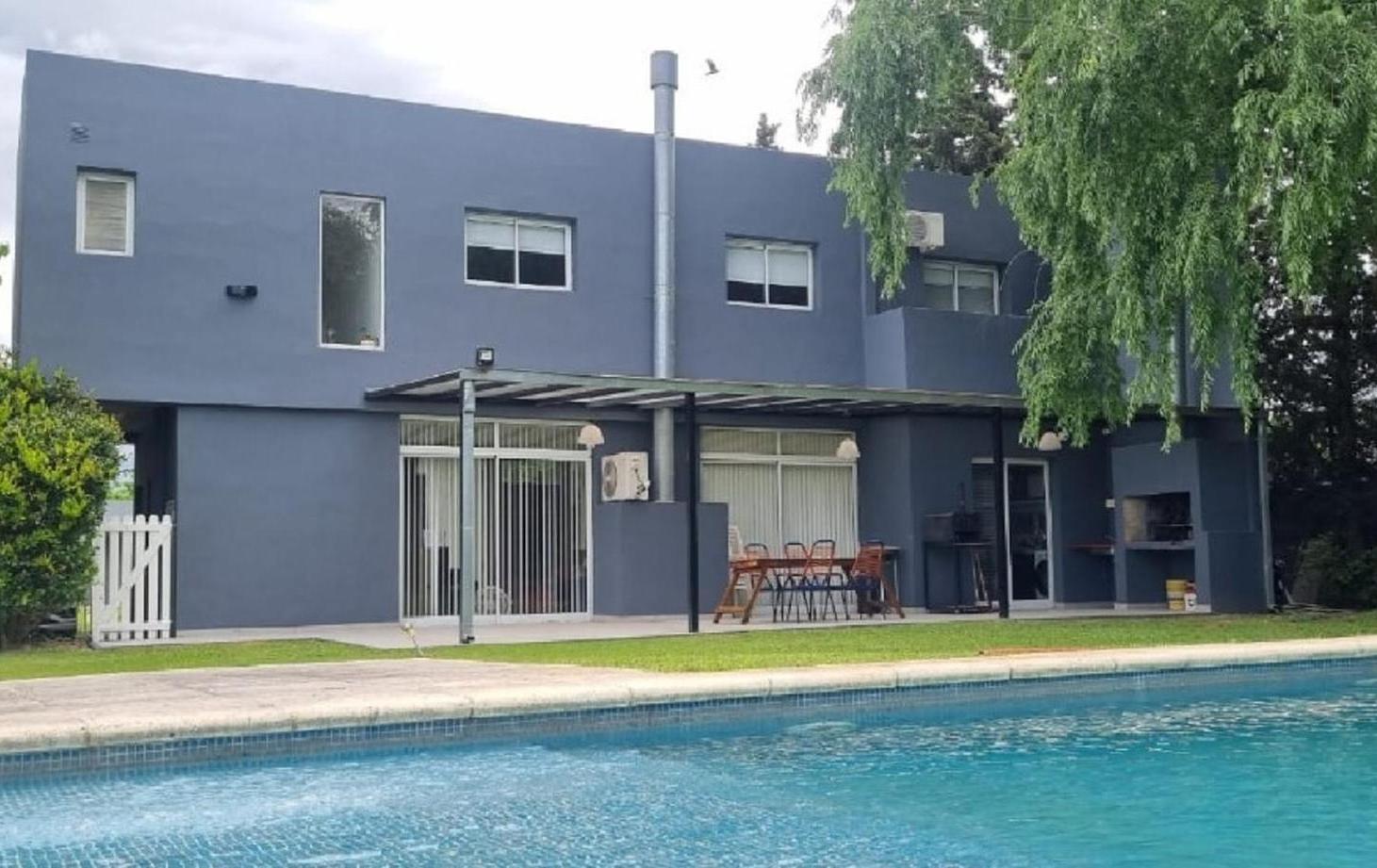 Casa En Venta En El Recodo Con Pileta