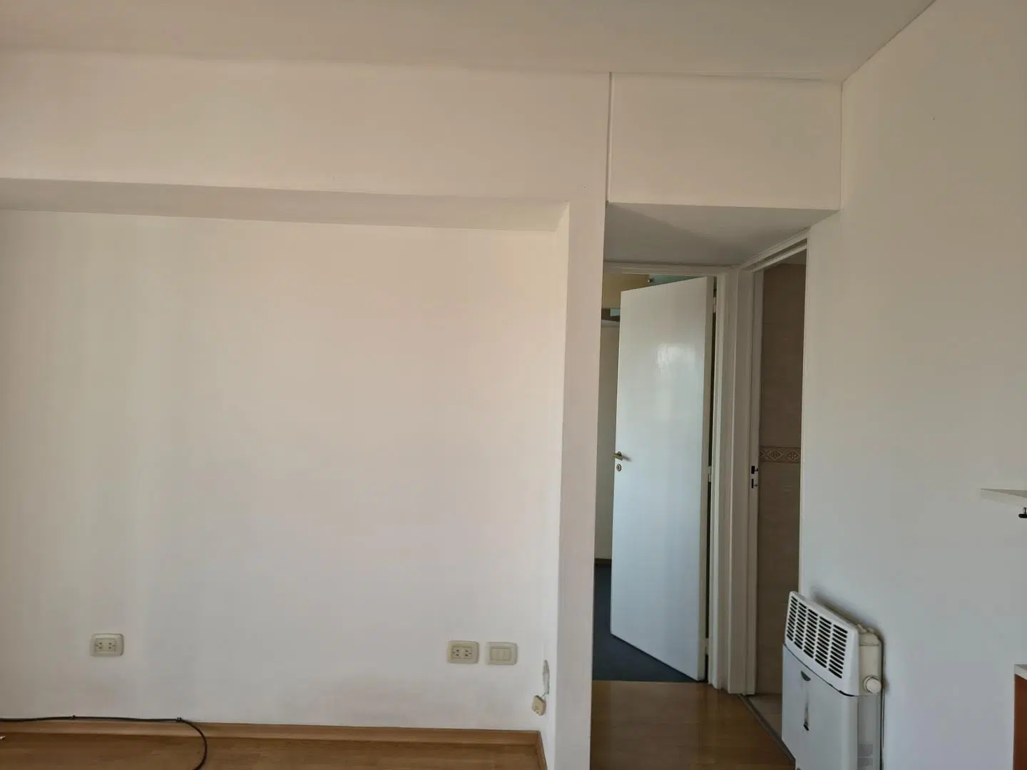 Departamento con ambientes amplios en alquiler 8
