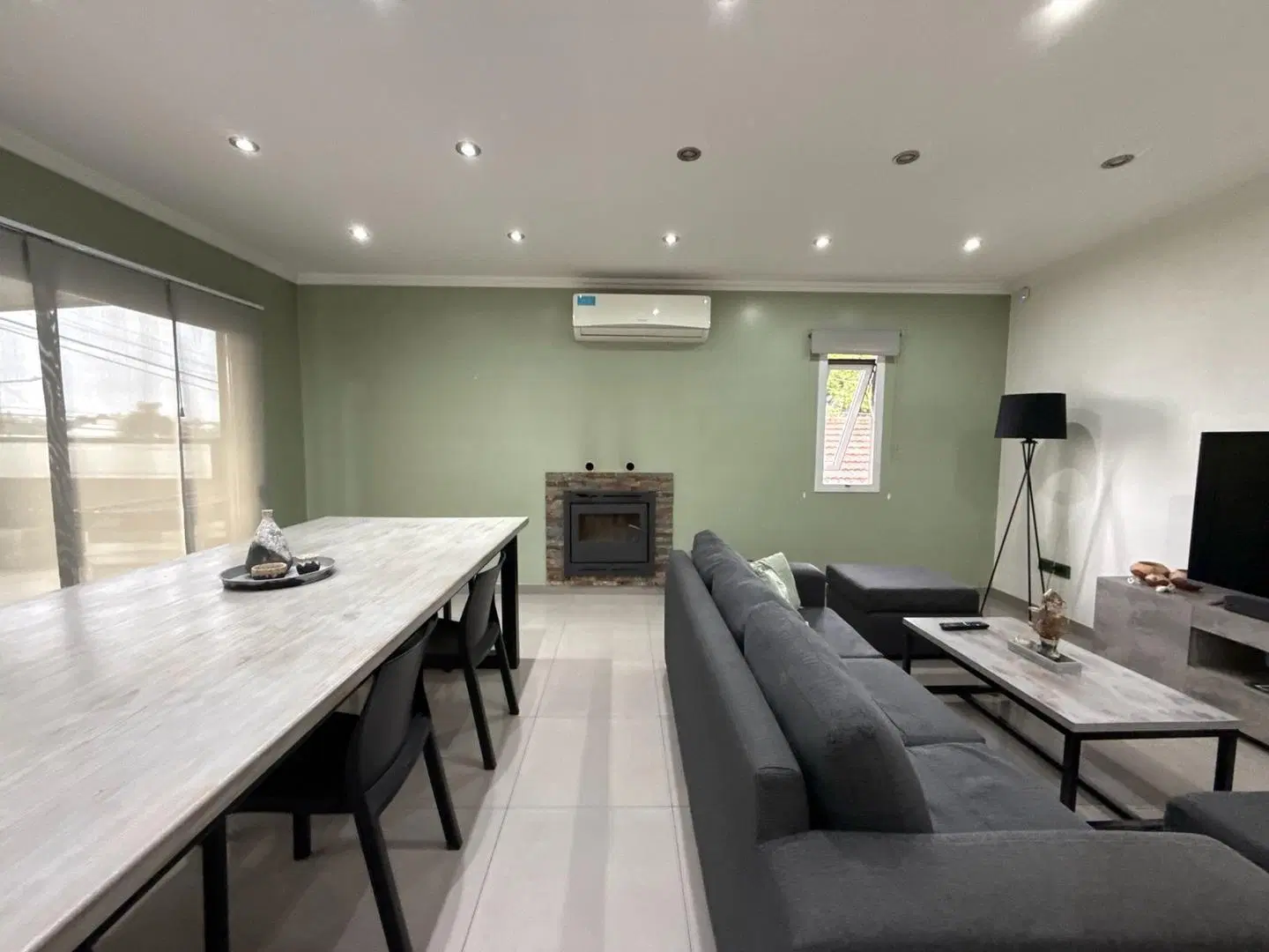 VENTA  VIVIENDA DE CATEGORÍA + IMPORORTANTE GALPÓN 3