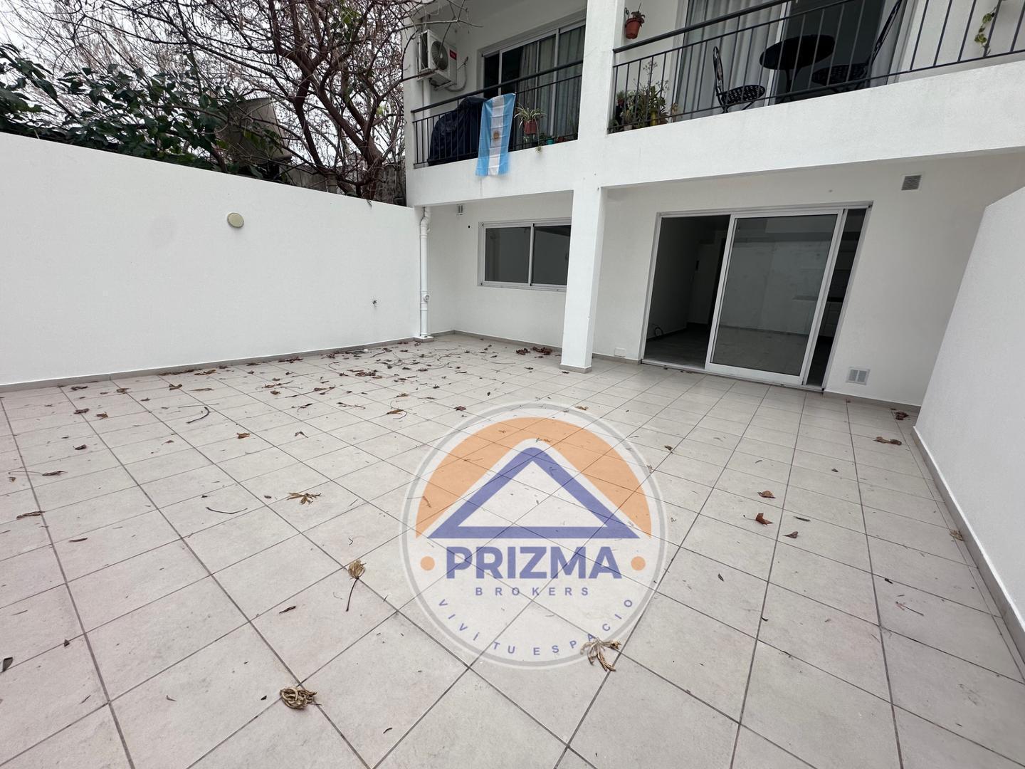Foto de 2 ambientes con 44 Mts de patio a 200 mts de la estaciòn., imagen 4