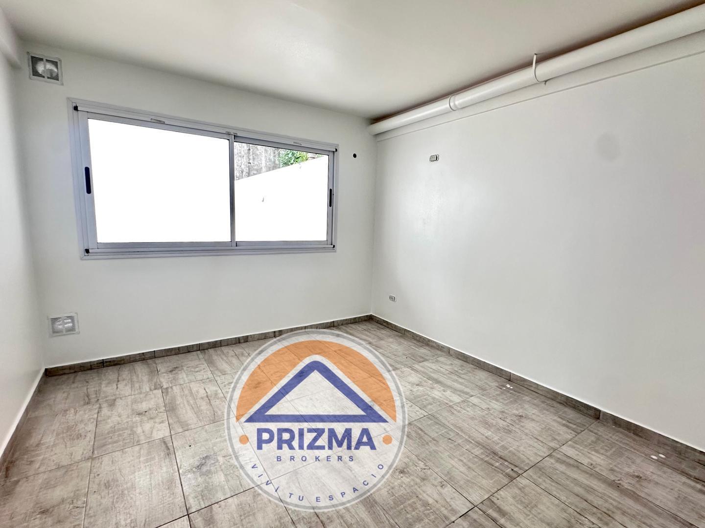 Foto de 2 ambientes con 44 Mts de patio a 200 mts de la estaciòn., imagen 5