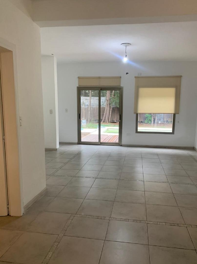 Foto de Casa en alquiler en El Recodo con Pileta, imagen 4