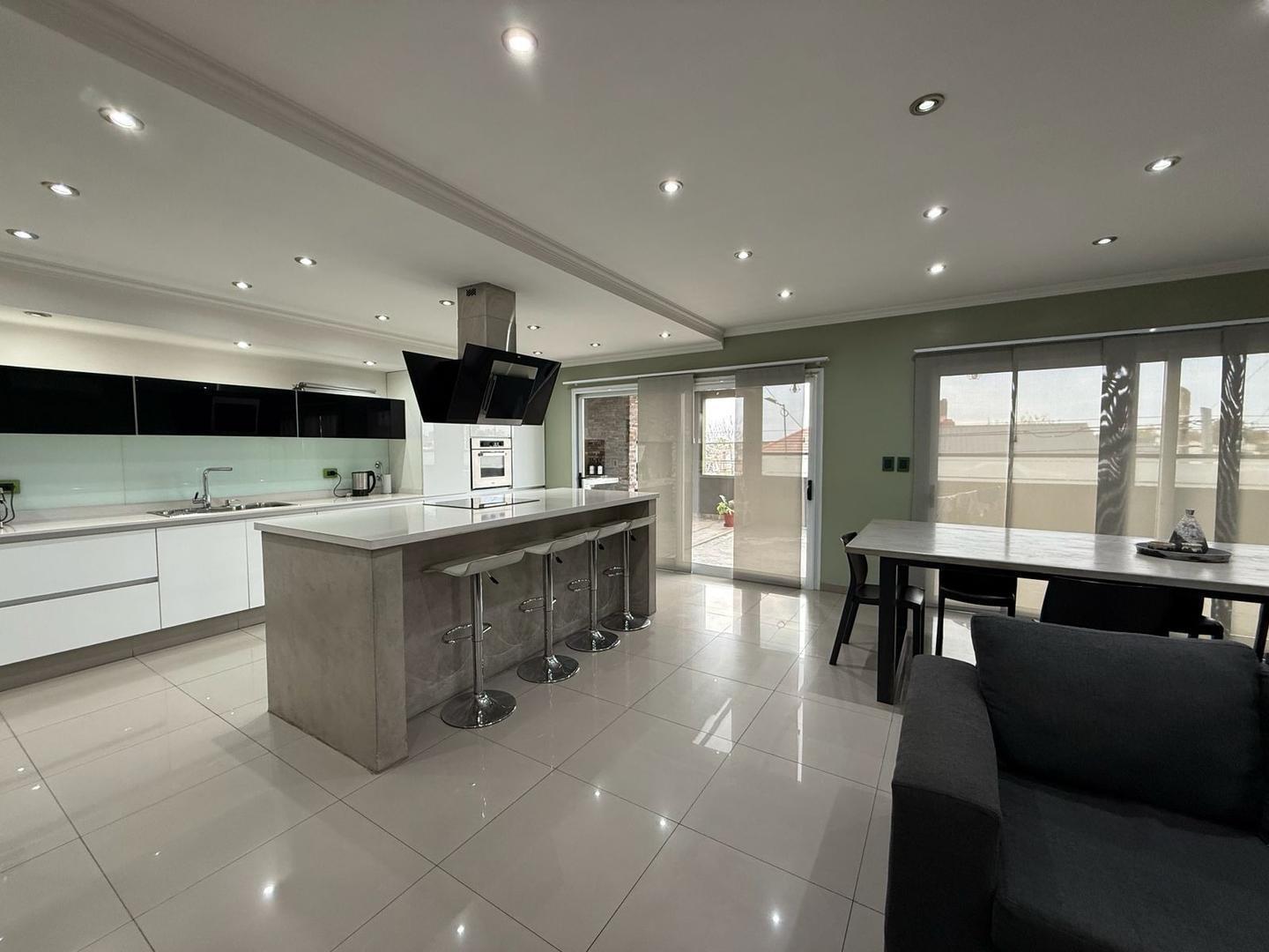 Foto de VENTA VIVIENDA DE CATEGORÍA + IMPORORTANTE GALPÓN, imagen 4