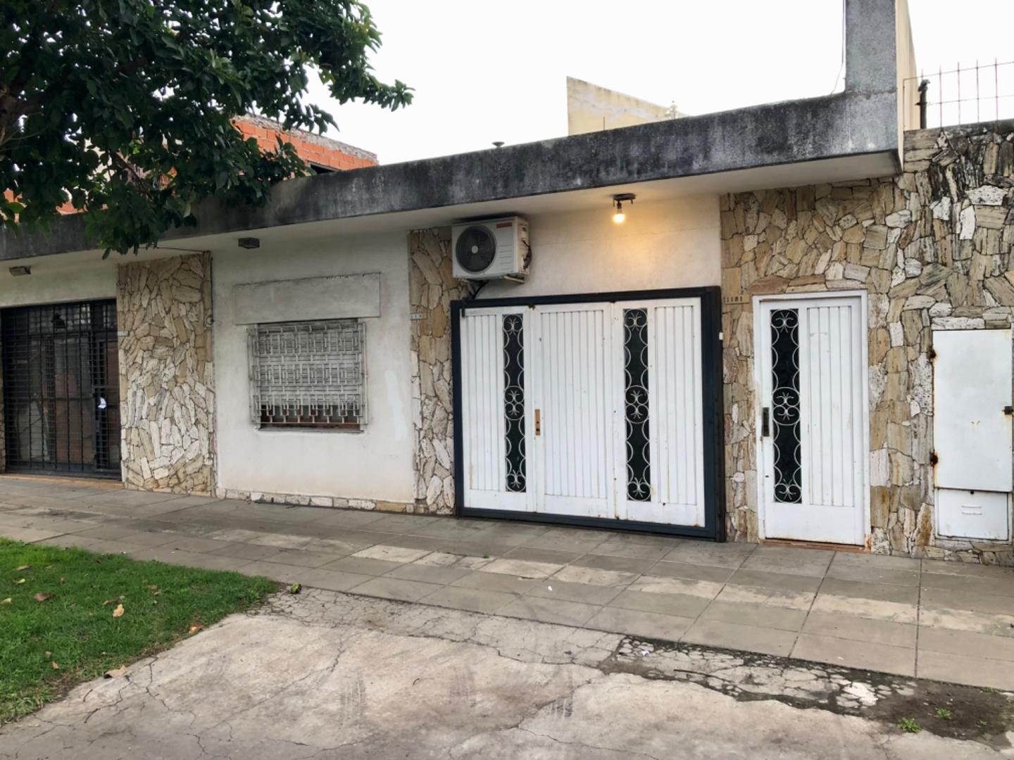 Foto de casa tipo PH de 2 amb. más local Llavallol, imagen 1