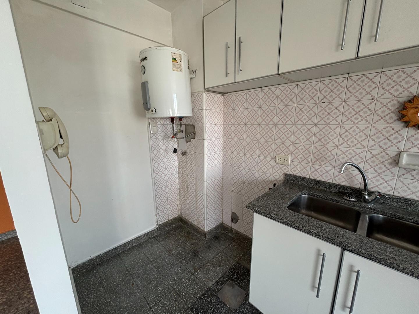 Foto de VENTA DEPTO 2 AMBIENTES CENTRO LOMAS DE ZAMORA, imagen 2