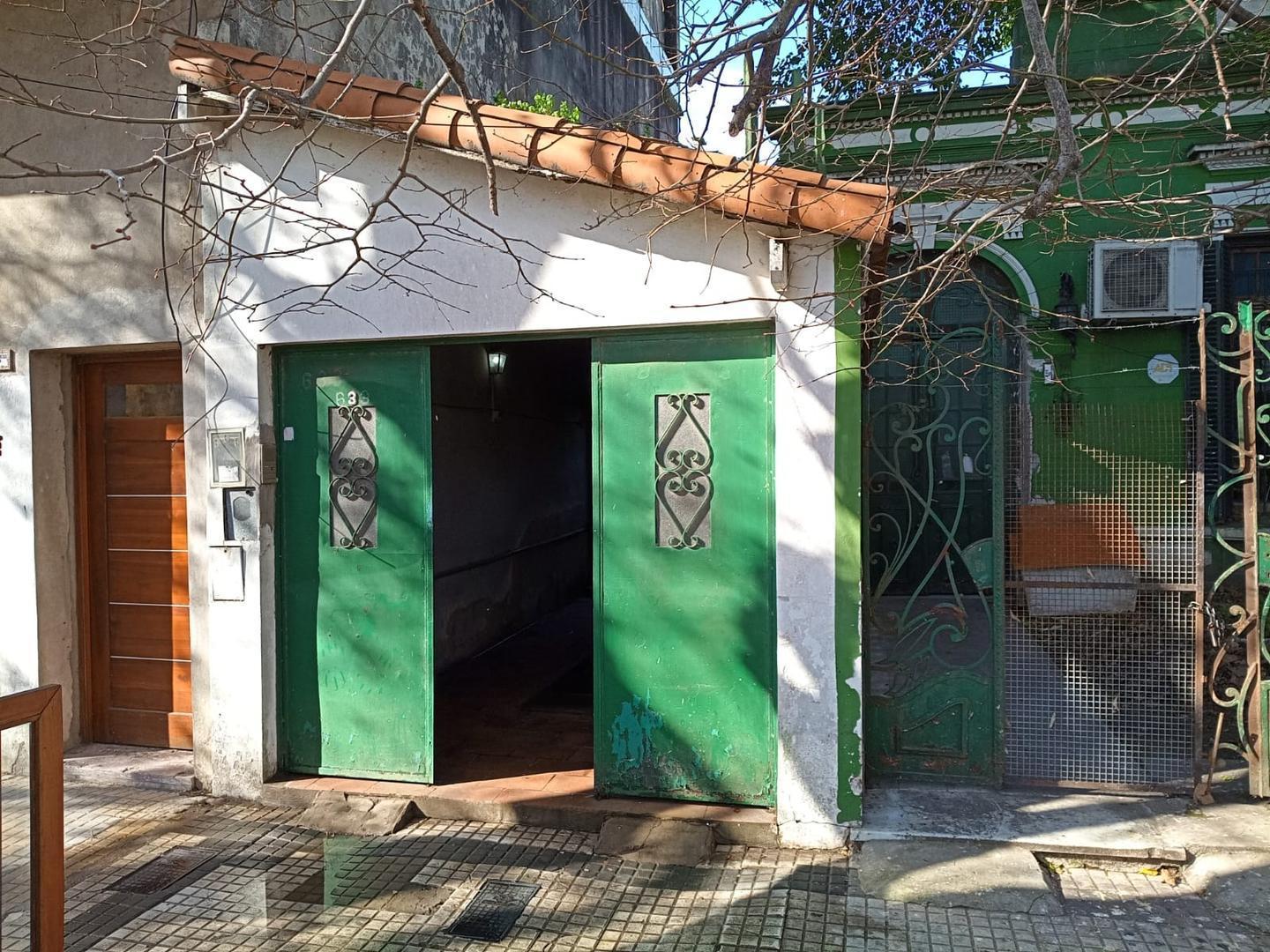 Foto de PH 3 Amb en Venta en R de Escalada con Cochera y Patio, imagen 1