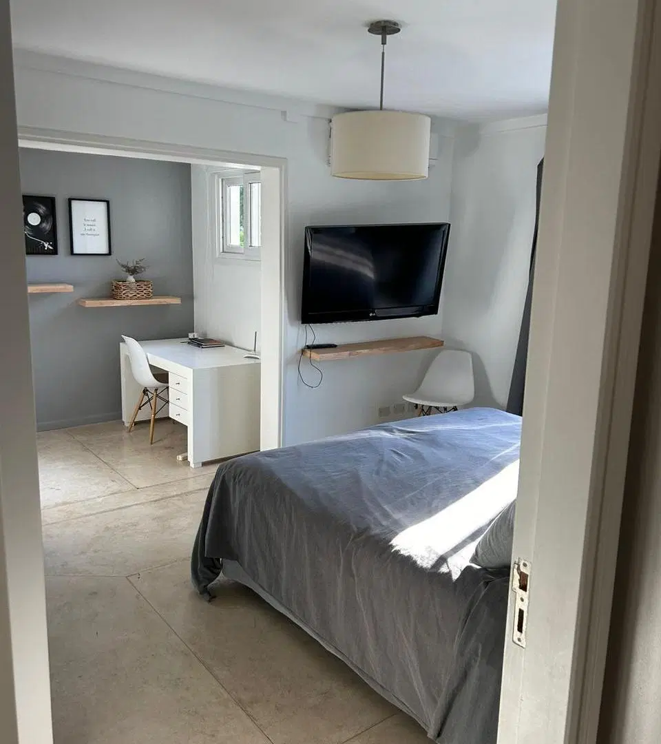 Casa con 850 m² 4 dormitorios escritorio y dep-servicio en venta y alquiler en Fincas de Iraola 4