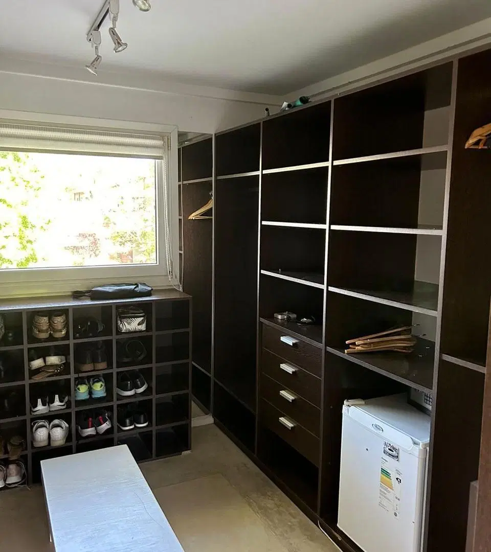 Casa con 850 m² 4 dormitorios escritorio y dep-servicio en venta y alquiler en Fincas de Iraola 2