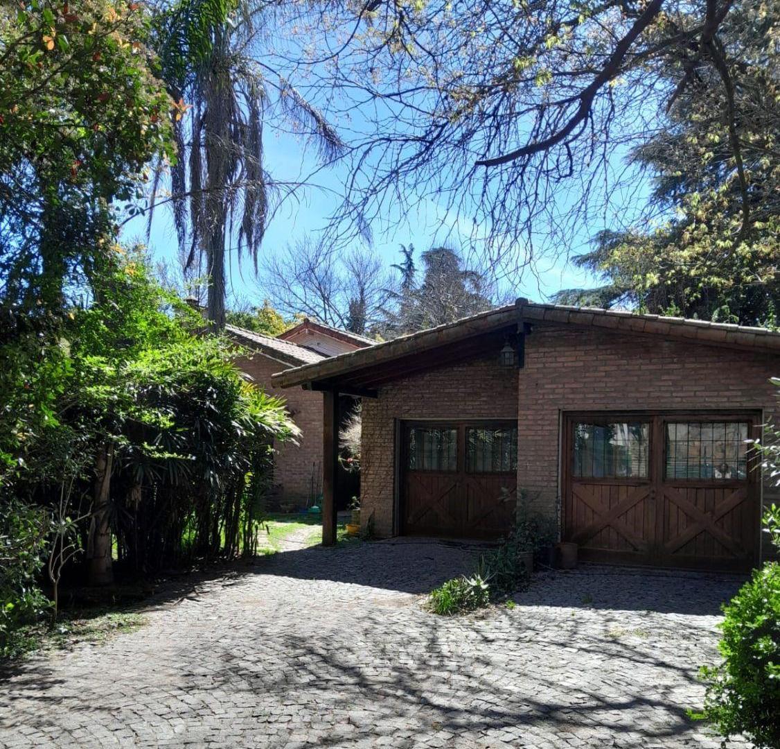 Foto de CASA EN VENTA A MEDIA CUADRA DEL PARQUE DE LA ESTACION DE RANELAGH, imagen 1