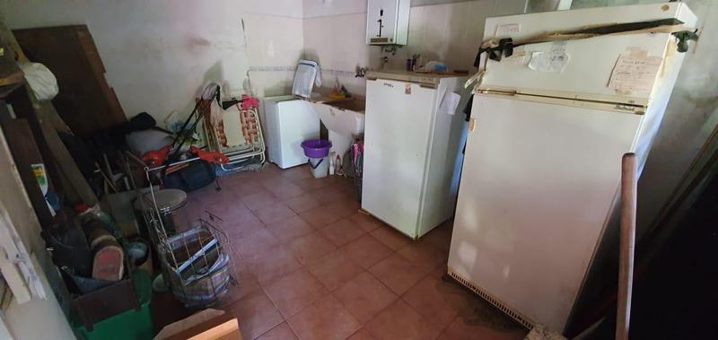 Propiedad con Amplio Lote 5