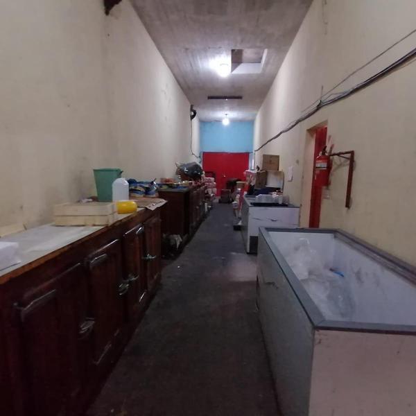 Galpón con Amplio Salón y Oficina en Excelente Ubicación 4