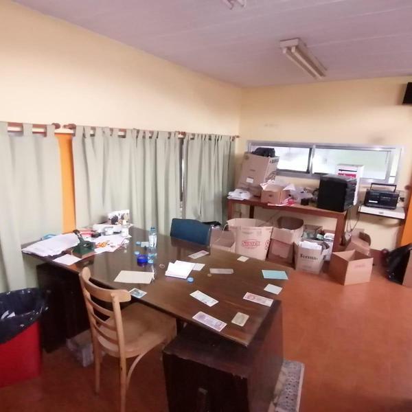 Galpón con Amplio Salón y Oficina en Excelente Ubicación 3