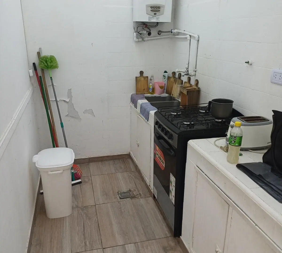 PROPIEDAD EN ESQUINA EN VENTA Y ALQUILER CON GRAN POTENCIAL COMERCIAL Y PROFESIONAL EN BERNAL 8