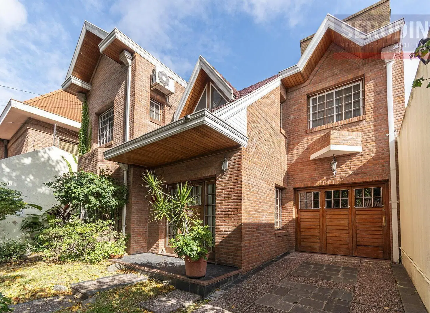 Casa en Bernal Este 8