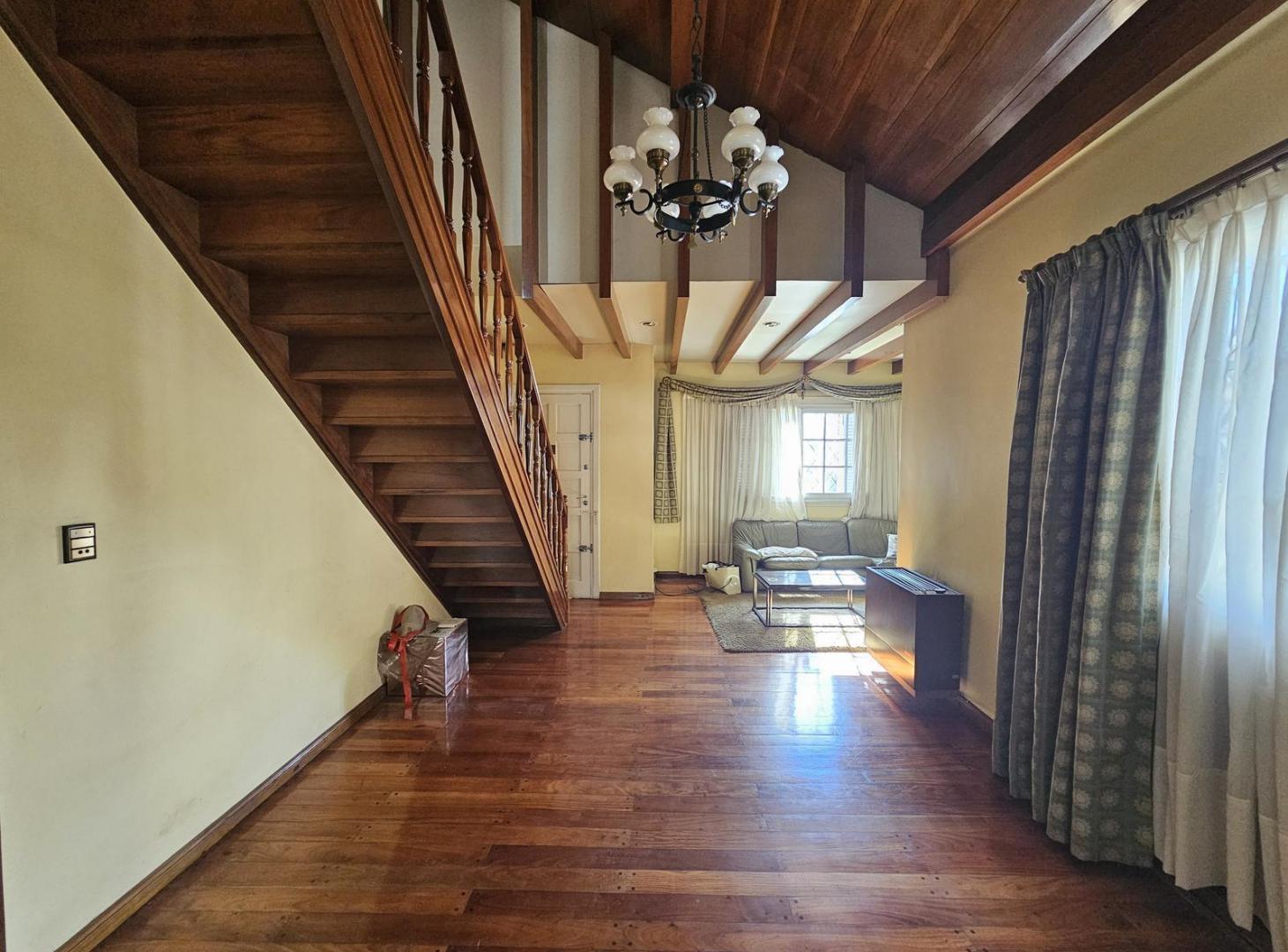 Foto de Casa tipo Ph en alquiler en Barrio Parque Bernal, imagen 2