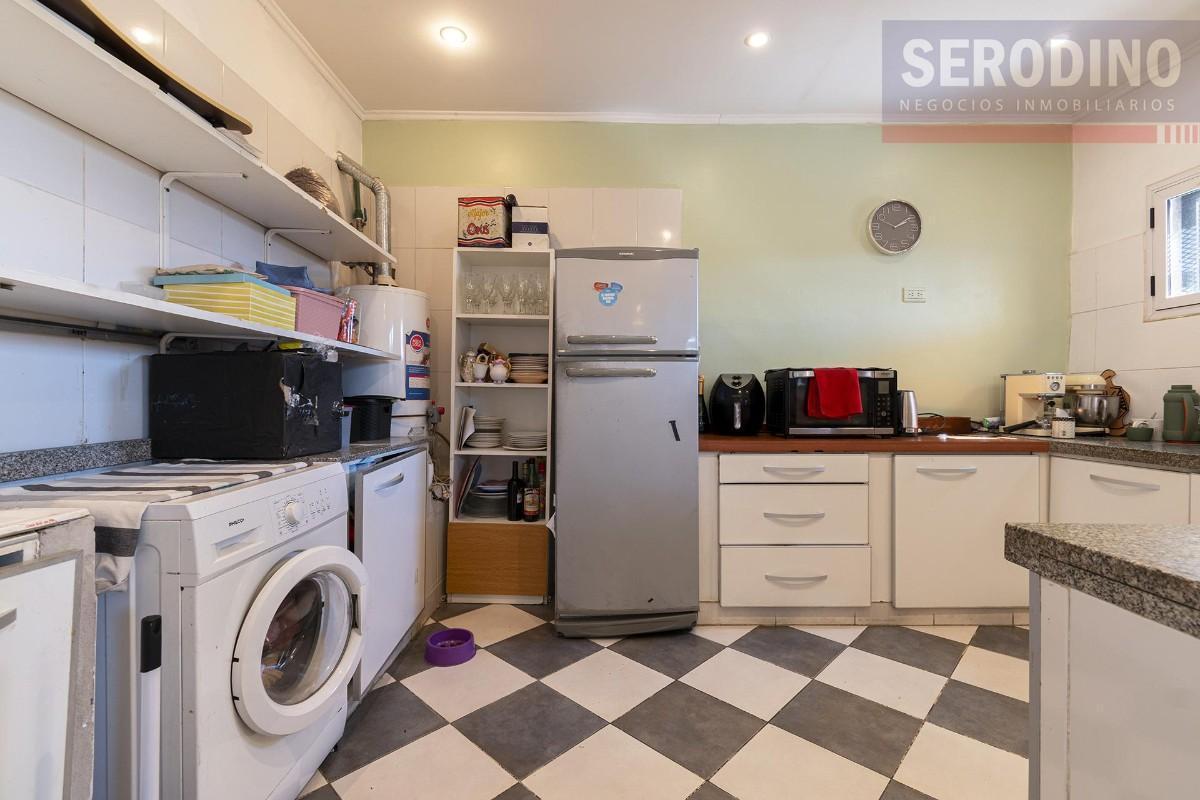 Foto de VENTA CASA 5 AMBIENTES EN 2 PLANTAS CON COCHERA Y TERRAZA EN BERNAL, imagen 5