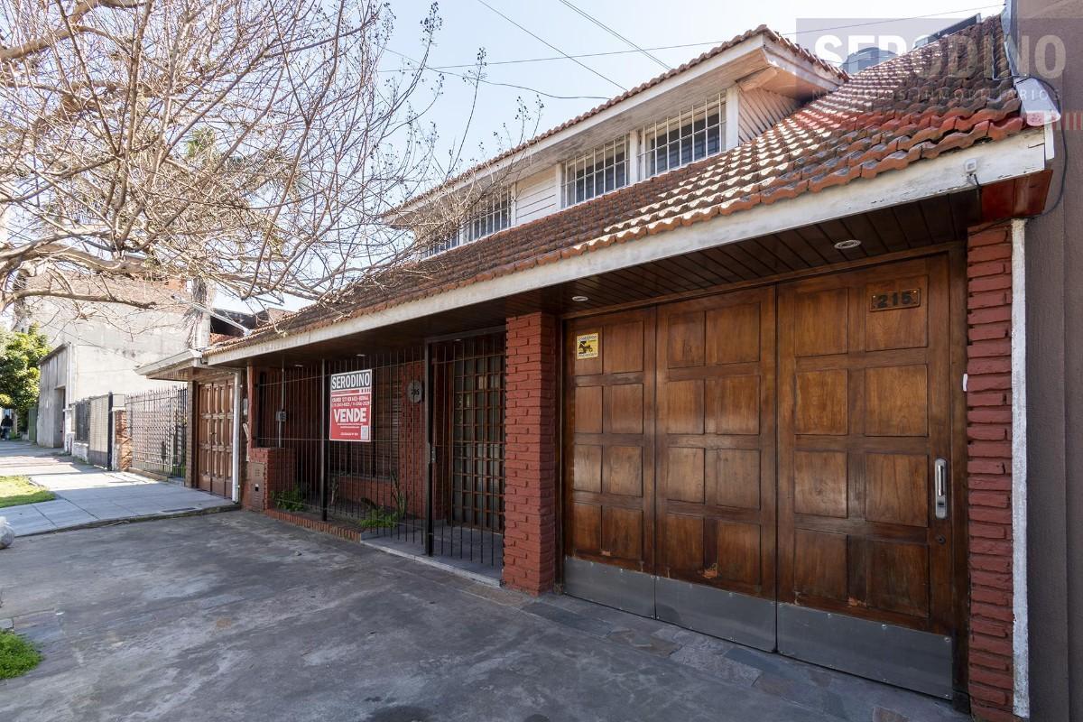 Foto de VENTA CASA 5 AMBIENTES EN 2 PLANTAS CON COCHERA Y TERRAZA EN BERNAL, imagen 3