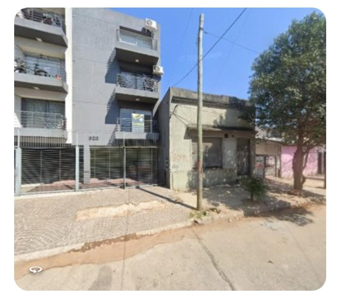 Foto de Casa 2 plantas 4 dormitorios con local y terreno libre, imagen 2