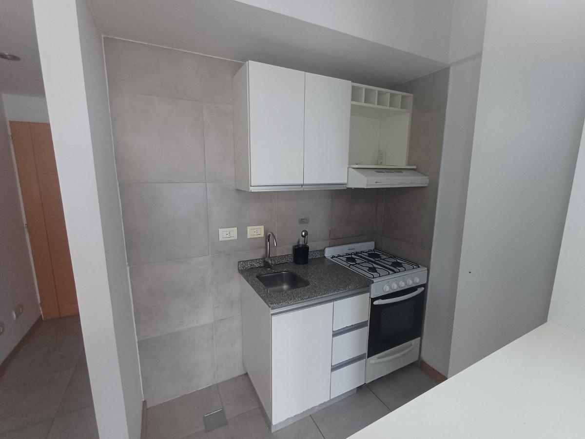 Foto de ALQUILER DEPARTAMENTO MONOAMBIENTE CON BALCON Y COCHERA EN BERNAL, imagen 4