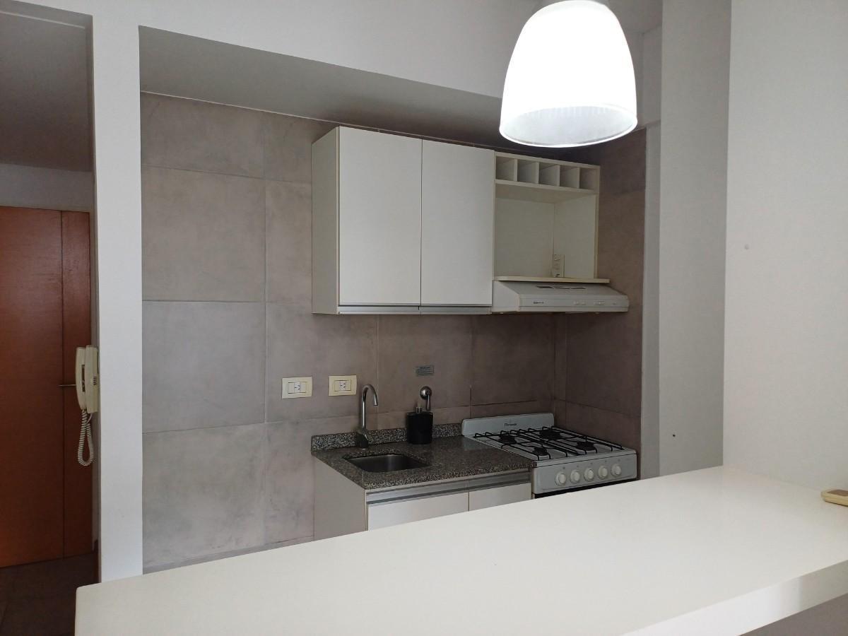 Foto de ALQUILER DEPARTAMENTO MONOAMBIENTE CON BALCON Y COCHERA EN BERNAL, imagen 2