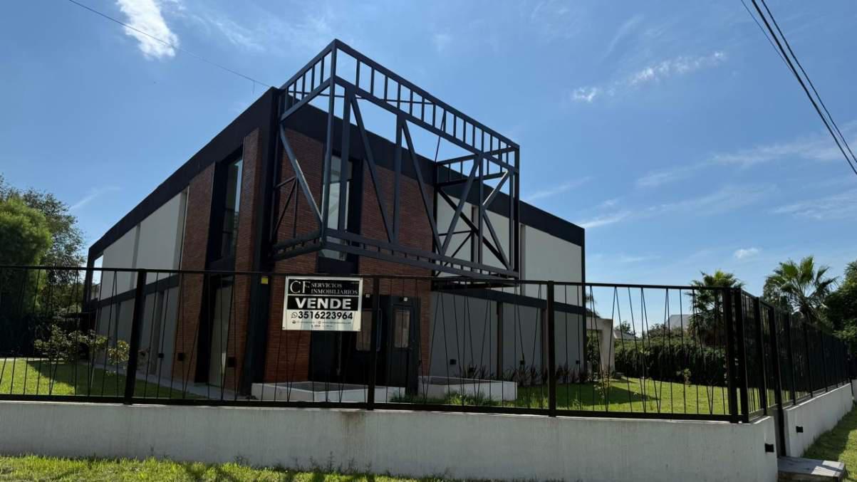 VENTA IMPERDIBLE CASA 3 DORMITORIOS VILLA ALLENDE GOLF