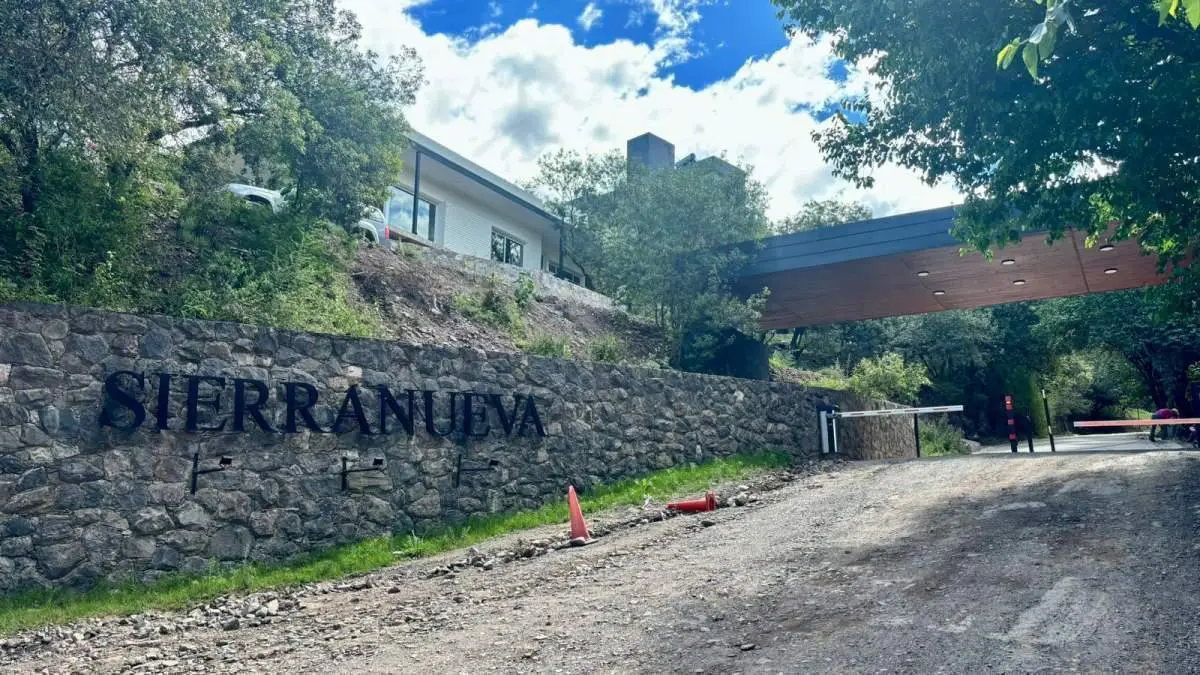 LOTE EN VENTA IMPERDIBLE SIERRA NUEVA COLINDANTE A Q2 MENDIOLAZA 2
