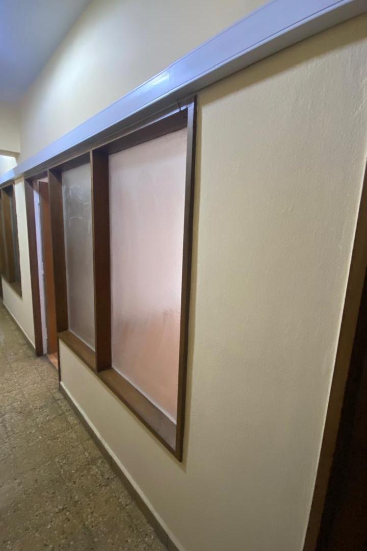 Foto de VENTA OFICINA IMPERDIBLE SOBRE AVENIDA COLON CENTRO, imagen 5