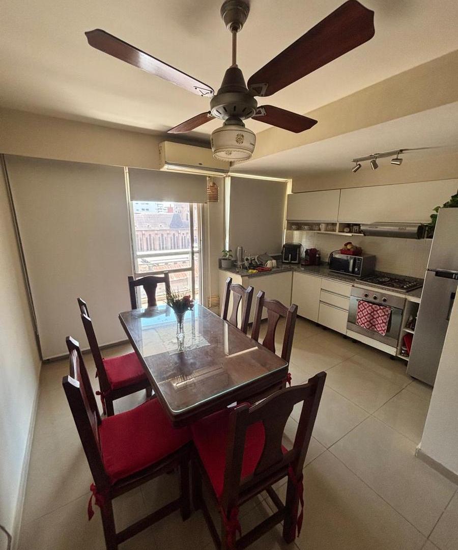 Foto de Departamento de dos dormitorios con cochera en venta, imagen 1