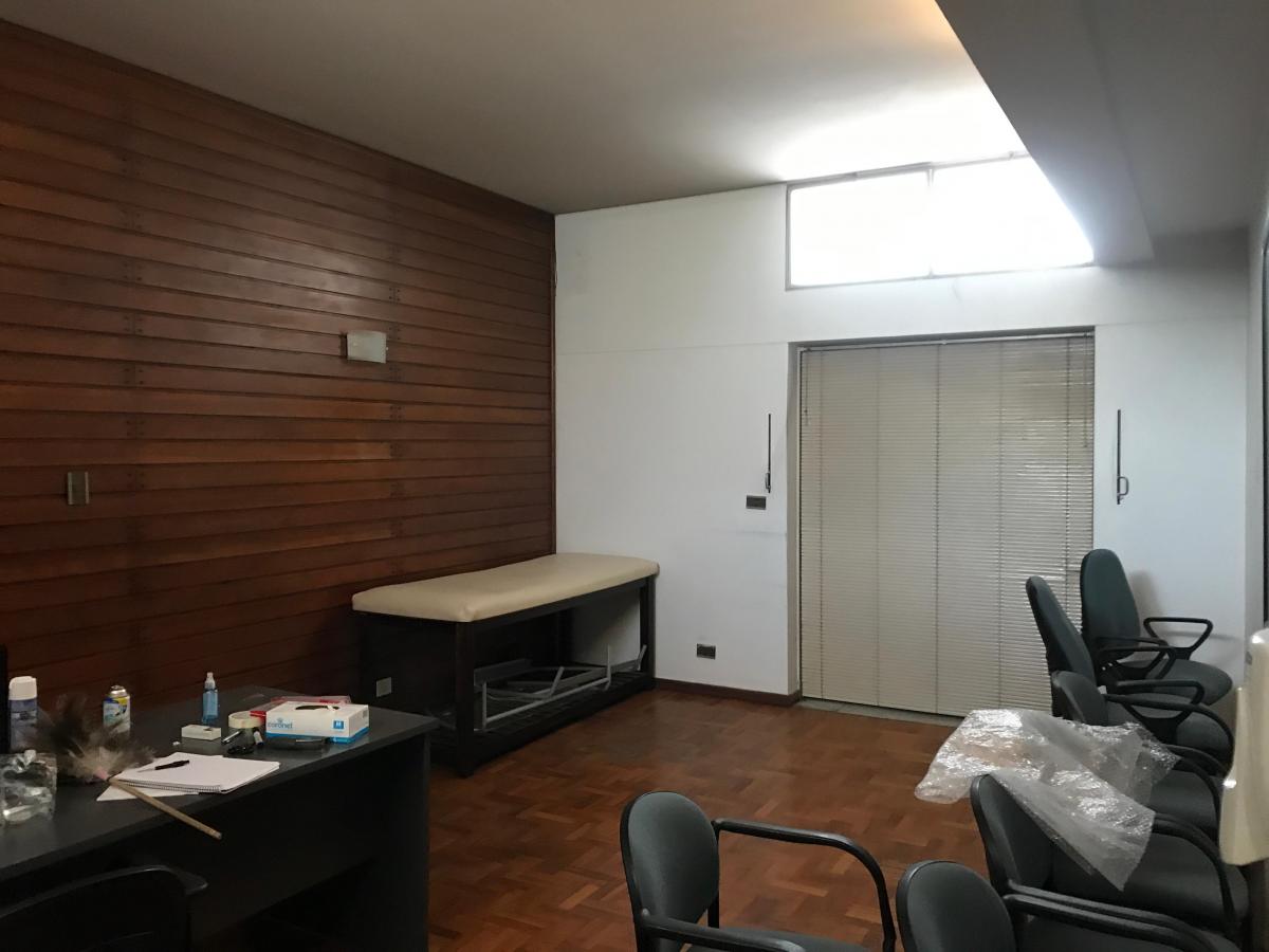 Importante Casa en Venta Sobre Av Emilio Civit 5