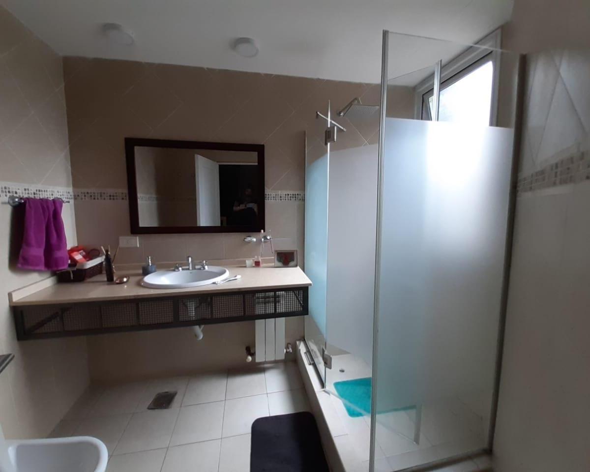Espectacular Casa en Venta en Barrio Privado Laderas de Chacras. 2