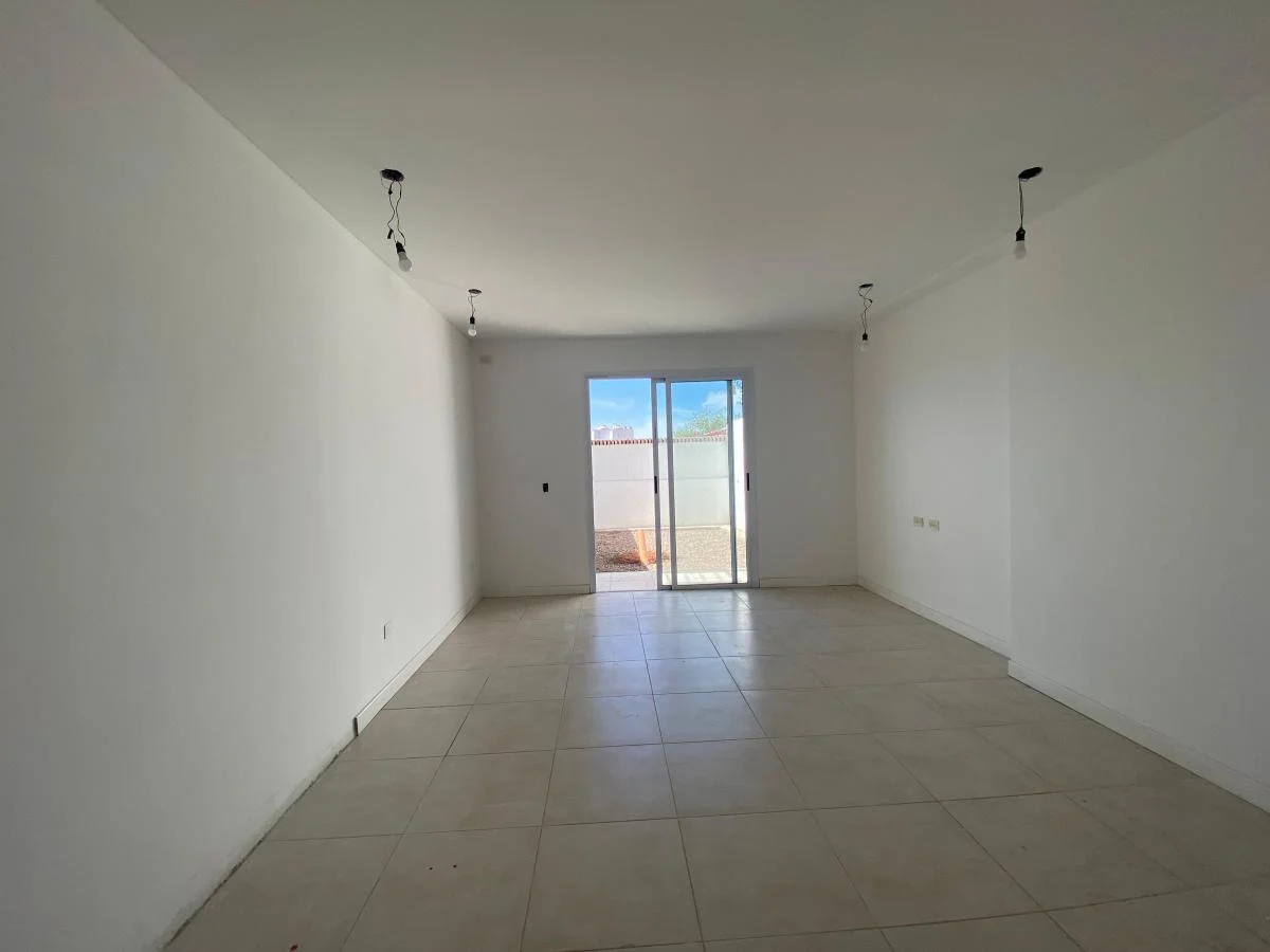 Duplex a Estrenar en Complejo Cerrado. Amplio y Luminoso! 3
