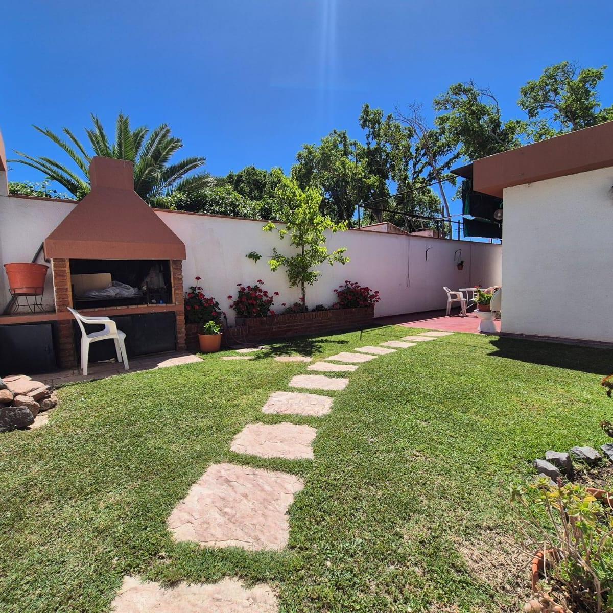 Hermosa Casa en Pb, Cercanías Jumbo Chacras de Coria. 2