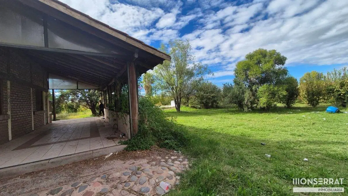 Venta / Espectacular finca sobre calle Vieytes 3