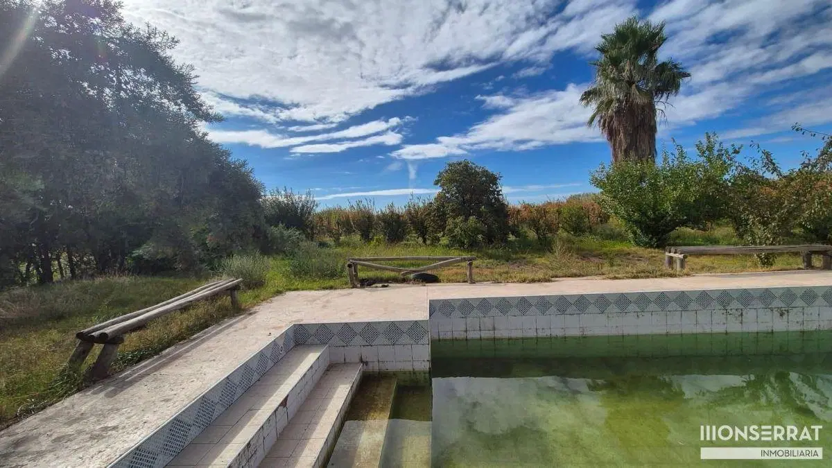 Venta / Espectacular finca sobre calle Vieytes 4