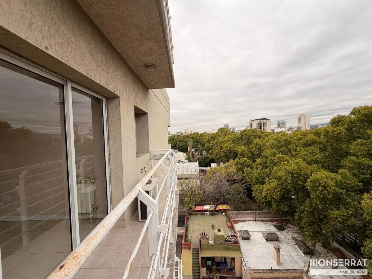 Departamento en venta c/ cochera en 1.ª Sección Parque Central 3