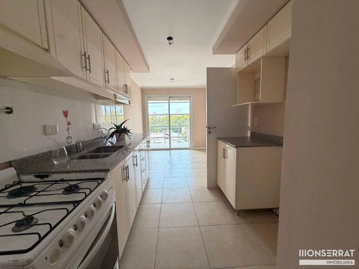 Departamento en venta c/ cochera en 1.ª Sección Parque Central 2