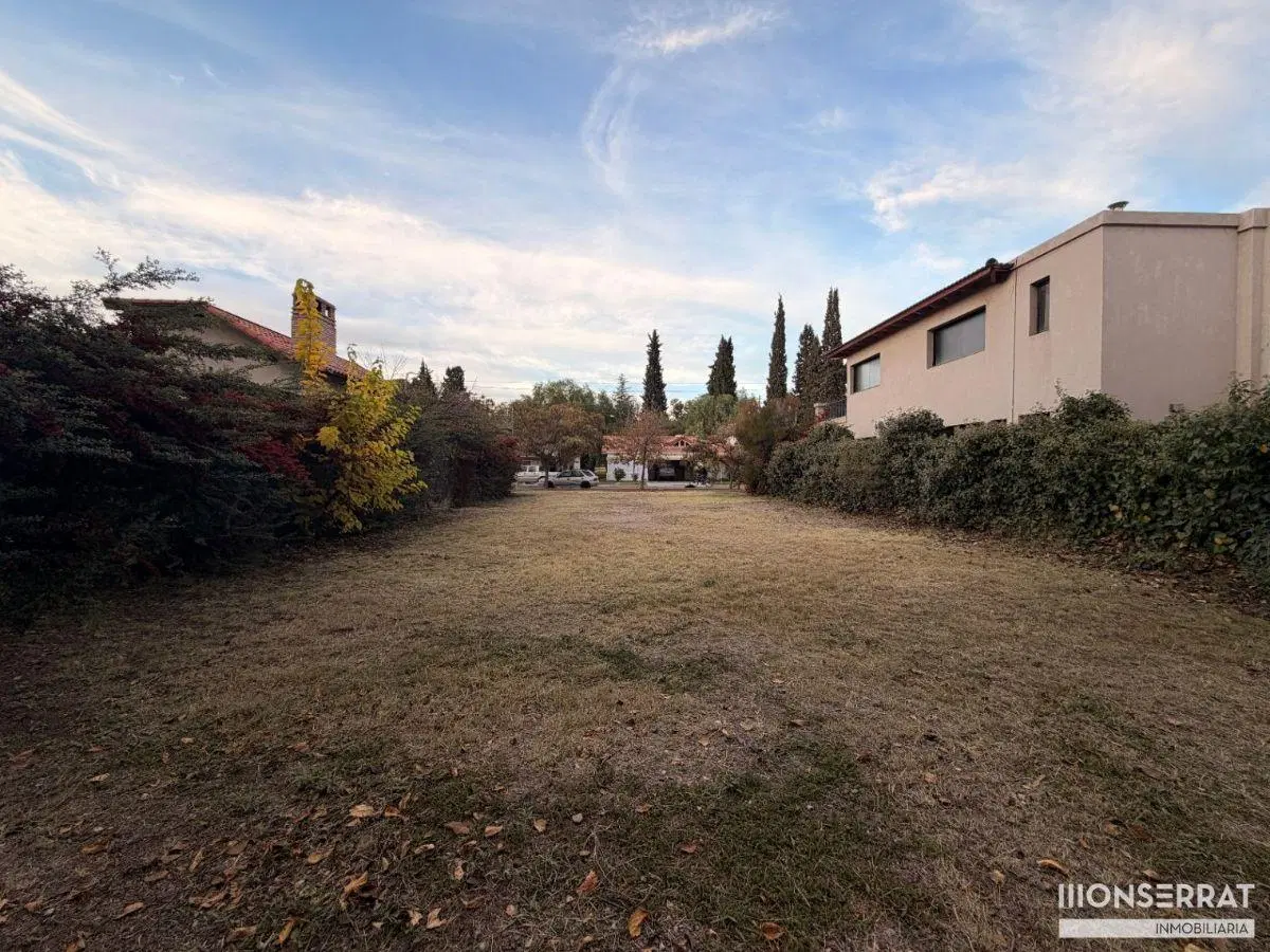 Terreno / Lote en venta de 471.39m2 ubicado en San Francisco del Monte 8