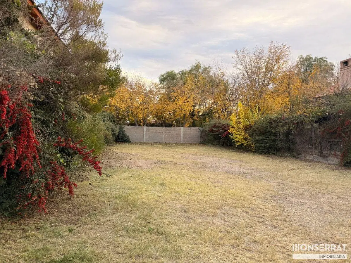Terreno / Lote en venta de 471.39m2 ubicado en San Francisco del Monte 4
