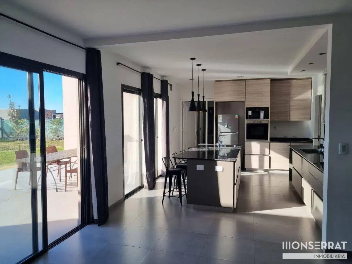 Casa de categoria en venta Barrio Las Retamas. Gran Potencial! 5