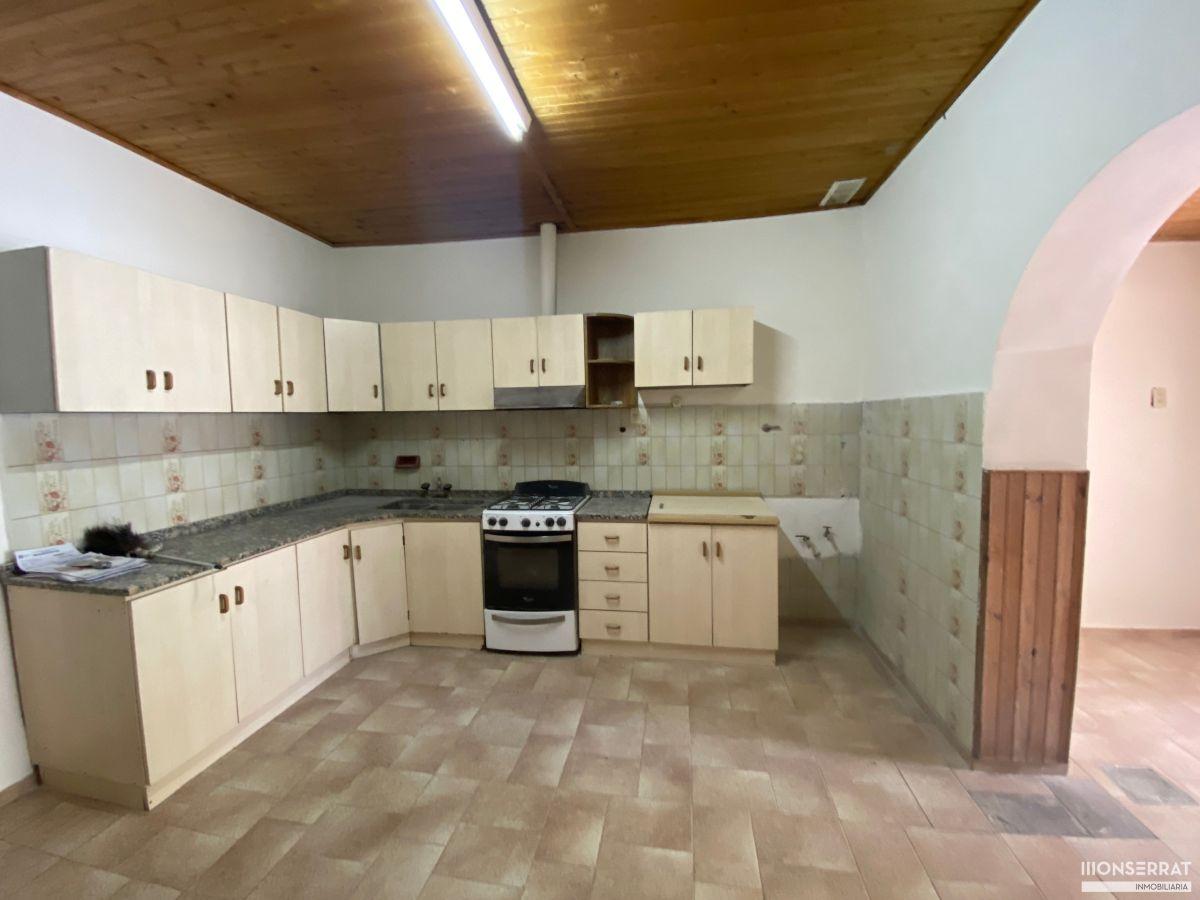 Foto de Casa en alquiler 2 o 3 dormitorios. Jardín. Cochera. 6ta sección!, imagen 5