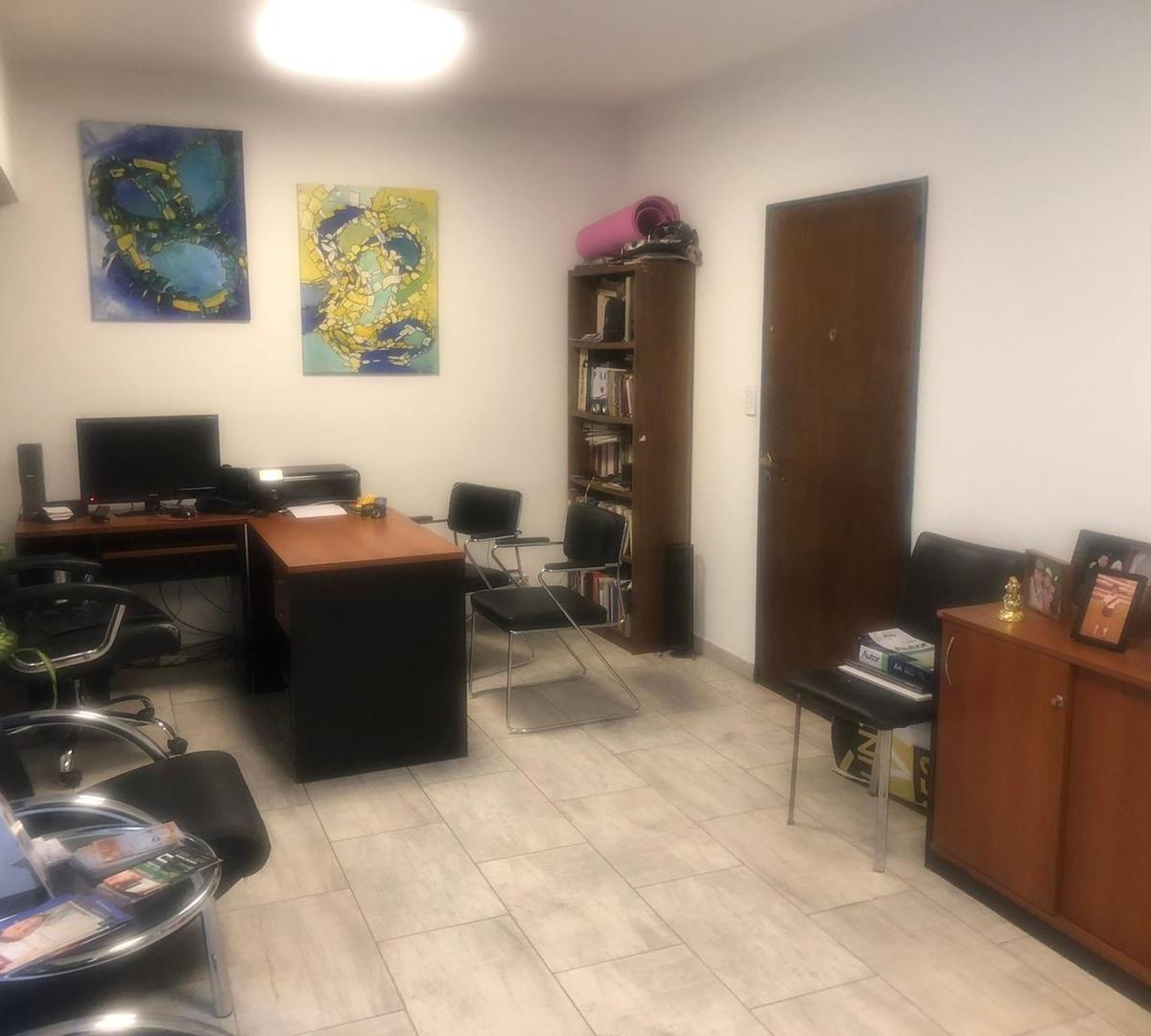 7 Ambientes, 5 Dorm. Cochera y Balcón! 4