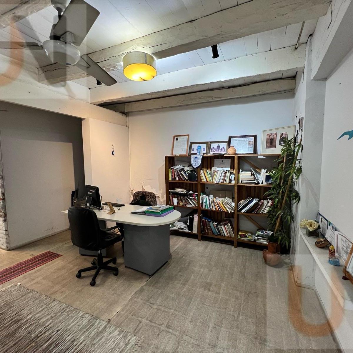 Excelente Local en Venta en Microcentro Tucumano 2