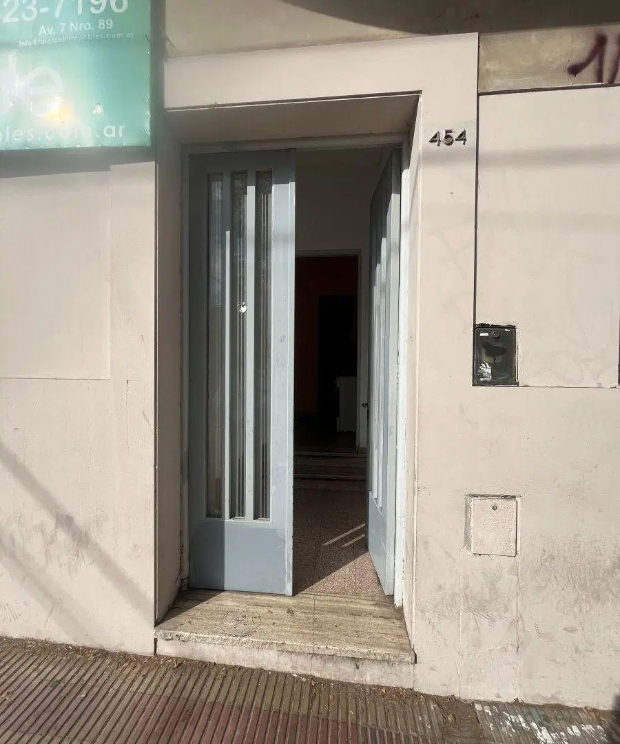 VENTA !! AV. 44 Y 4 2