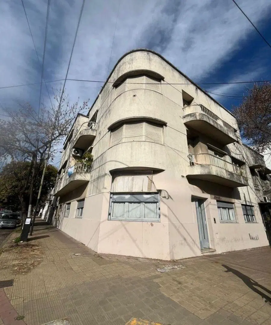 VENTA !! AV. 44 Y 4 5